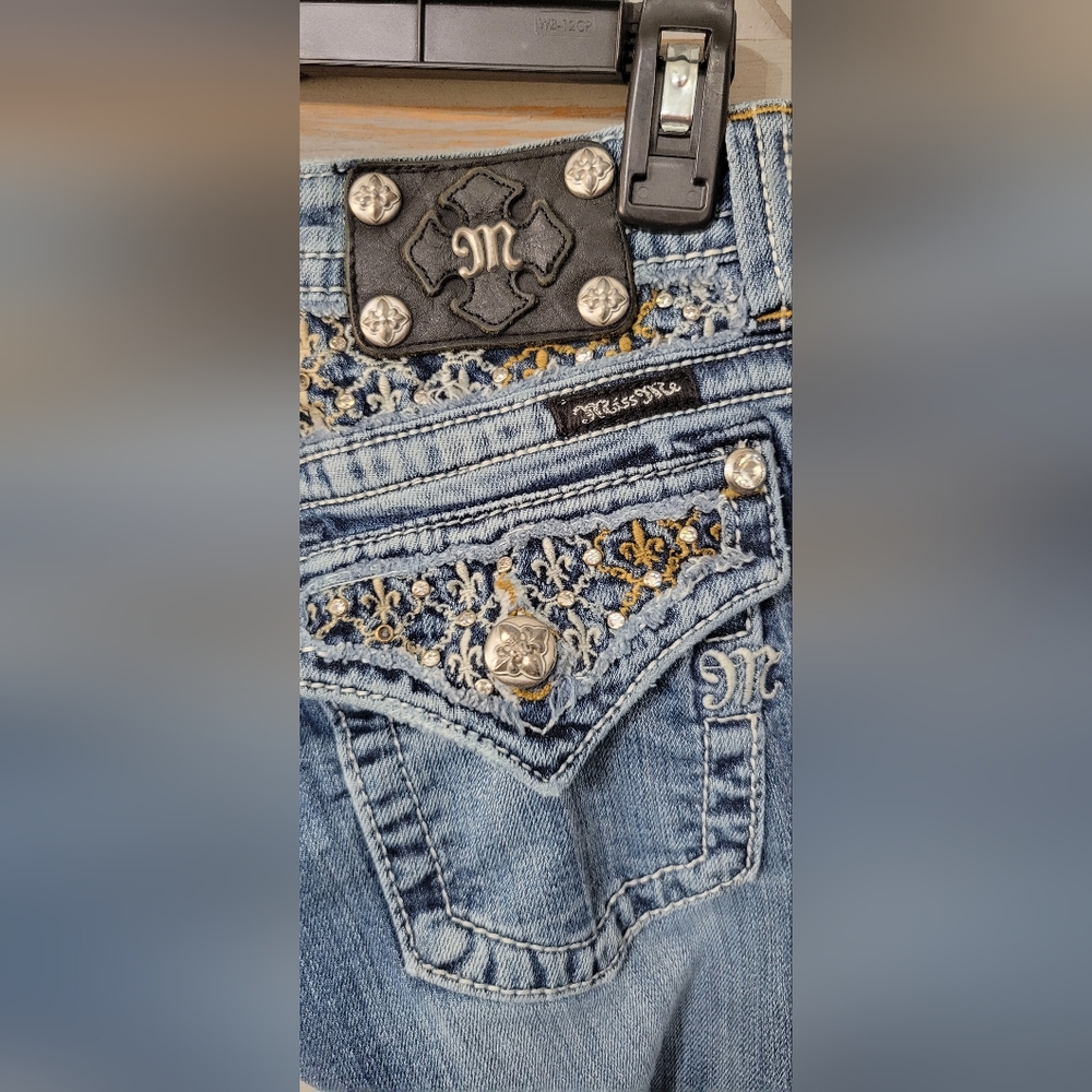Miss Me  Distressed Bootcut Jeans Size 27 - Picture 9 of 14